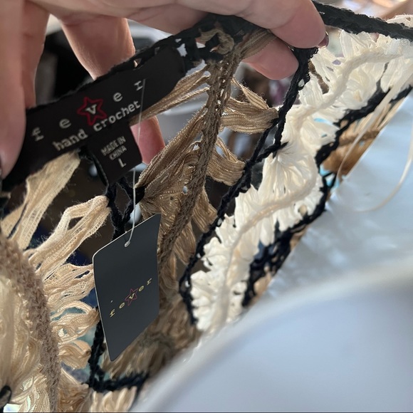 *NWT* Fever Hand Crochet Women's Top Brown - Picture 7 of 7